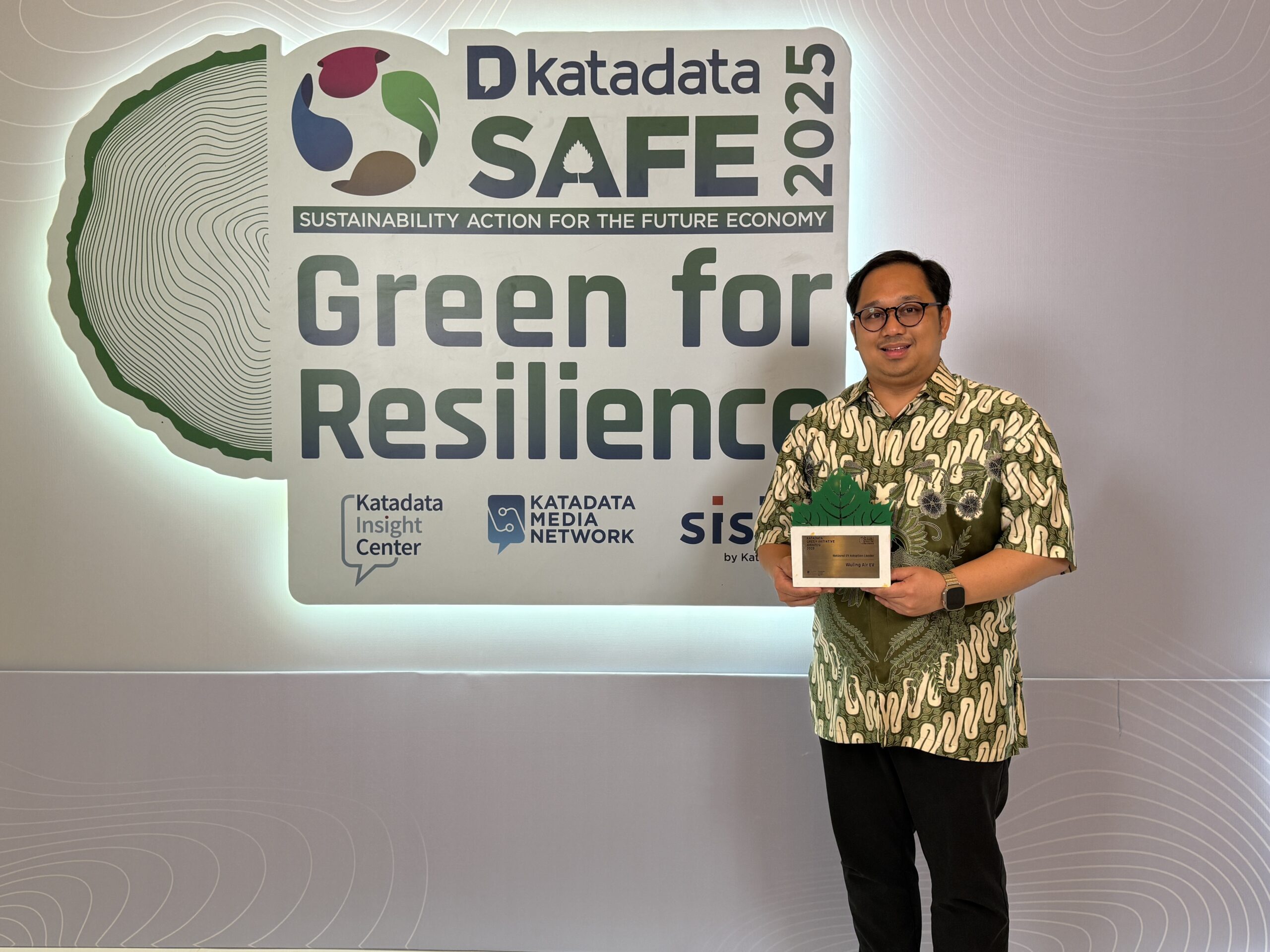 Wuling Air ev Raih Predikat National EV Adoption Leader dalam Katadata SAFE 2025 - apakabar.co.id
